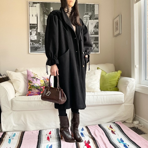 Vintage black wool blend coat with velvet panels - Picture 3 of 15